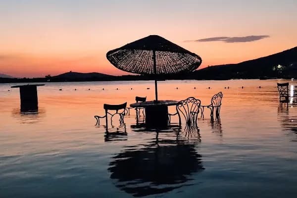 Mola Beach Club - Kumsal - Balıkesir Ayvalık