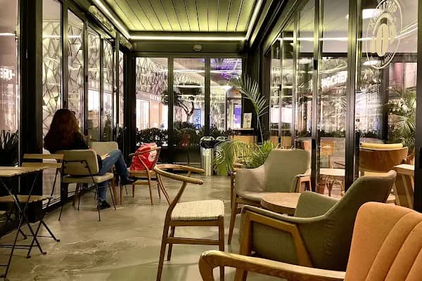 Kronotrop Metropol İstanbul - Kahve dükkanı - İstanbul Arnavutköy