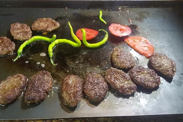 Bergamalı Kokoreç - Sakatat Barbekü Restoranı - İzmir Balçova