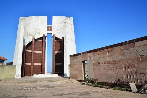 T.C Cumhurbaşkanlığı Celal Bayar Anıtı, Kütüphane ve Müzesi - Müze - Bursa Gemlik