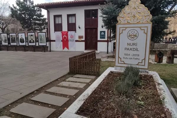 Nuri Pakdil Kabri - Mezarlık - Ankara Altındağ
