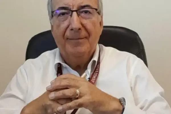 Prof. Dr. Kürşad Kutluk - Nörolog - İzmir Karabağlar