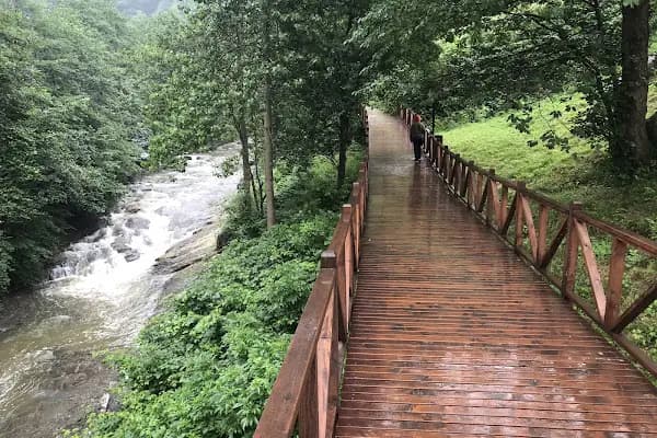 Canik Dere Şelalesi Yürüyüş Alanı - Turistik Yer - Trabzon Araklı