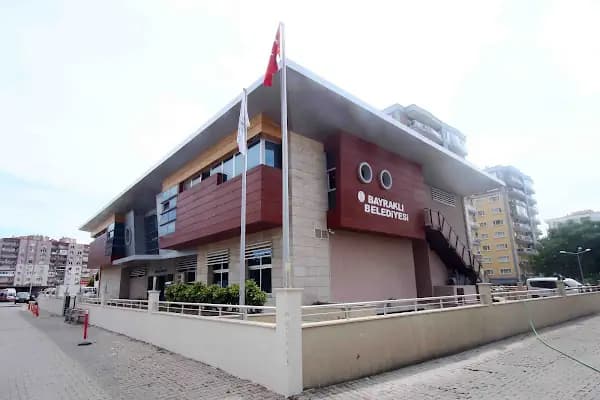 Bayraklı Belediye Başkanlığı - Belediye Binası - İzmir Bayraklı