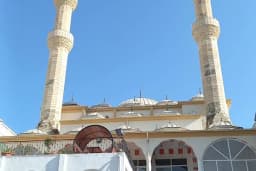 Bayrakçı Cami