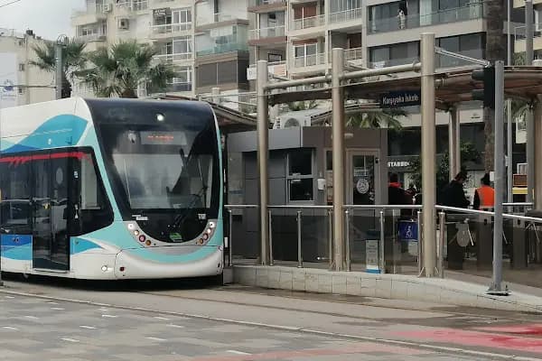 Karşıyaka Tramvay Durağı - Ulaşım Hizmeti - İzmir Bergama