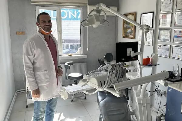 Diş hekimi T. Burak Cerit /Çocuk-Erişkin - Diş Hekimi - Ankara Yenimahalle