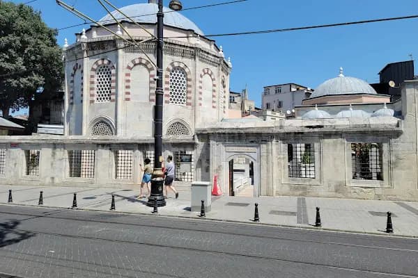 Sinan Paşa Türbesi - Tarihi Yer - İstanbul Adalar