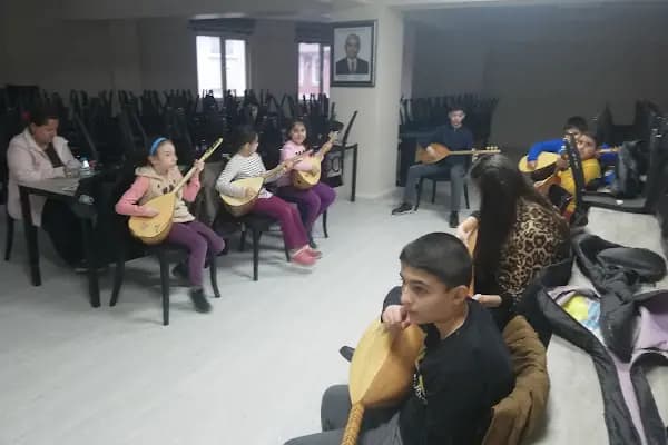 Akem Müzik Aletleri Satış, Tamir ve Müzik Eğitim Merkezi - Yenibosna ders aidatları 1500(bağlama) tl[2025] - Müzik Okulu - İstanbul Bağcılar