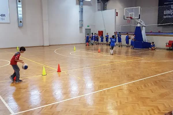 Ord.Prof.Dr. Ekrem Akurgal Kapalı Spor Salonu - Spor salonu - İzmir Bayraklı