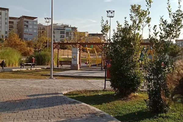 Karabağlar Belediyesi İzmir Şehitler Parkı - Park - İzmir Karabağlar