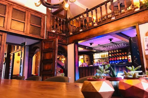 In House Hostel - Otel - İzmir Konak