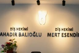 Diş Hekimi Mert Esendir - Diş Hekimi Bahadır Balıoğlu