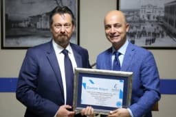 Prof. Dr. Taçkın Özalp, El Cerrahisi