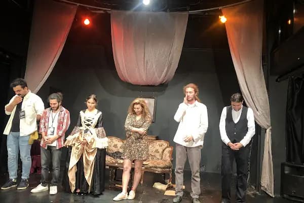 Kadıköy Emek Tiyatrosu - Tiyatro Sahnesi - İstanbul Kadıköy