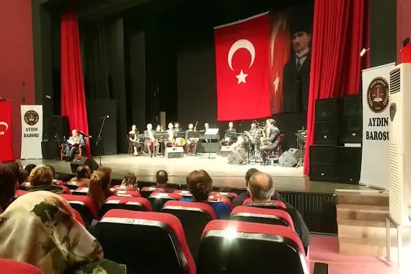 Şükran Güngör - Yildiz Kenter Kültür Merkezi ve.tiyatro Sahnesi - Kültür Merkezi - Aydın Kuşadası