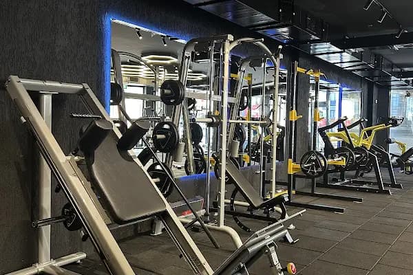 PEAK GYM Fitness Center - Spor salonu - İstanbul Sultangazi