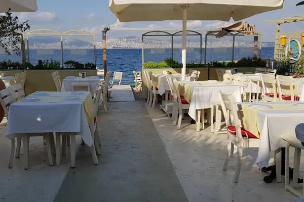BÜYÜKADA MAVİ RESTAURANT & BUTİK OTEL - Restoran - İstanbul Beyoğlu