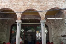 Pergamon Kitabevi &amp; Cafe