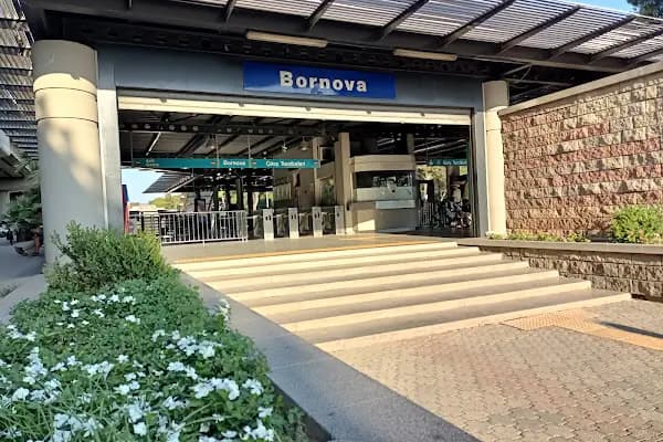 Bornova - Metro İstasyonu - İzmir Balçova