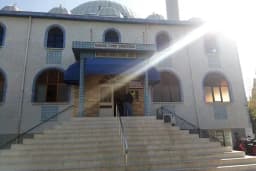 Mezarlıkbaşı Cami