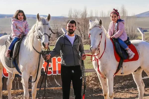 Kalıpçıoğlu At Çiftliği &amp; At Pansiyon &amp; Binicilik - Binicilik Kulübü - Ankara Pursaklar