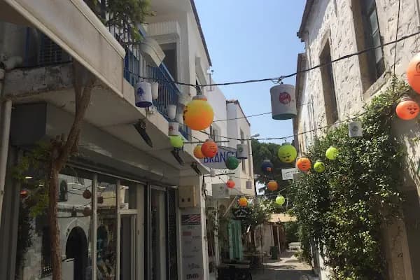 Branch By Can- Çeşme Şube 2 - Alışveriş merkezi - İzmir Konak