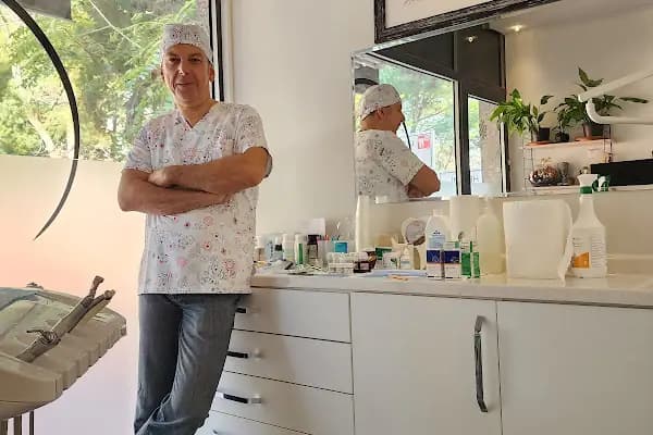 Dişhekimi Sabri Ovacık - İmplant Diş Uygulayıcı - Balıkesir Altıeylül