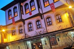 Mevaların Konağı