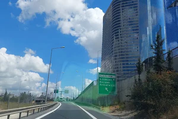 Ataşehir Belediyesi Afet Kriz Merkezi Helikopter Pisti - Helikopter Pisti - İstanbul Ataşehir