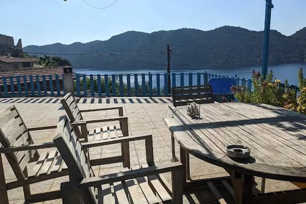 Zirve Cafe - Dondurma dükkanı - Antalya Finike