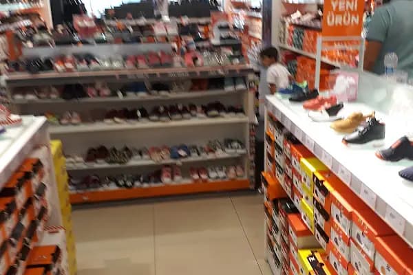 FLO Bağcılar Cadde Mağazası - Ayakkabı mağazası - İstanbul Ümraniye