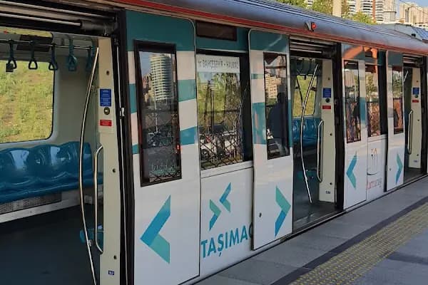 Bahçeşehir - Tren İstasyonu - İstanbul Başakşehir