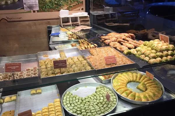 Hacı Yusufoğlu Parseller Mağaza - Pastane - İstanbul Beşiktaş