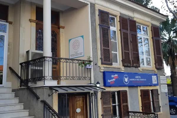 Amerikan Dili Edebiyatı Yabancı Dil Kursları Bornova Şubesi - Yabancı Diller Okulu - İzmir Bornova