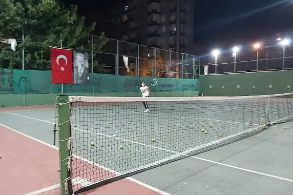 Mahfesığmaz Tenis Kortu - Tenis Kortu - Adana Yüreğir