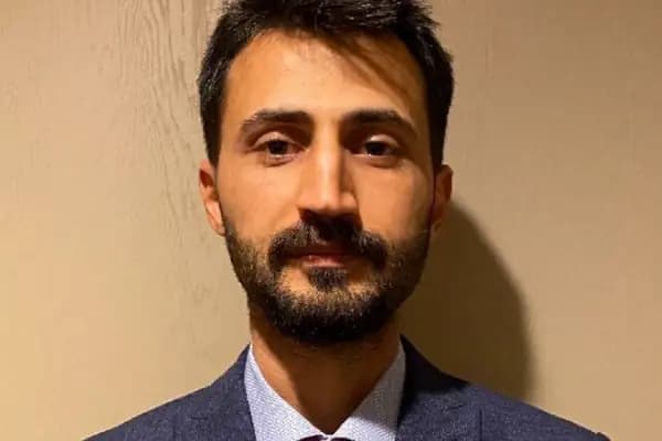 Doç. Dr. İlker Uyar - Estetik Cerrah - İzmir Bayraklı