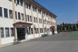 Yapı ve Kredi Bankası Mesleki ve Teknik Anadolu Lisesi