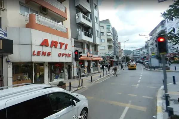 Artı Lens Optik / Balçova - Optik - İzmir Bornova