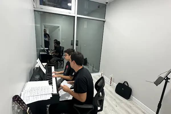 ATAKENT SANAT AKADEMİSİ MÜZİK VE BALE KURSU - Müzik Okulu - İstanbul Küçükçekmece