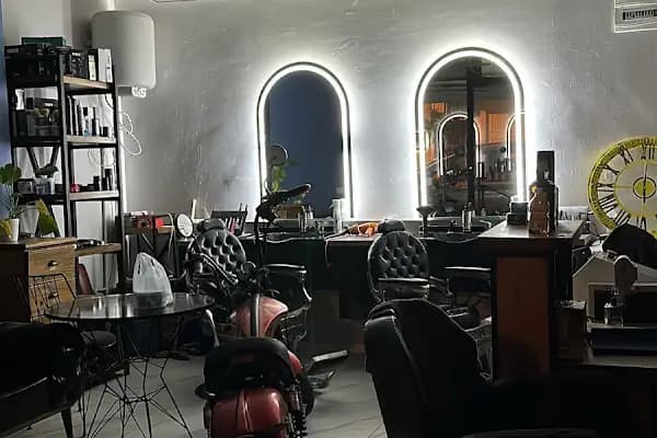Usturabey barbershop - Berber Dükkanı - İstanbul Maltepe