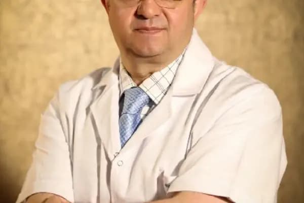 Doç. Dr. Levent Bayam İstanbul Ortopedi, Travmatoloji, Artroplasti ve Artroskopi - Ortopedi Cerrahı - İstanbul Maltepe