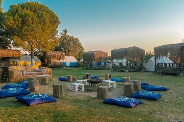 Mona Glamping Caravan Suites - Otel - İzmir Seferihisar