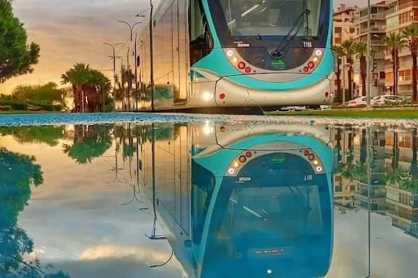 Bostanlı Tramvay Durağı - Otobüs Durağı - İzmir Bayındır