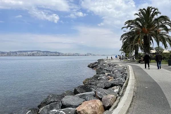 Özgürlük ve Demokrasi Park - Park - İstanbul Küçükçekmece