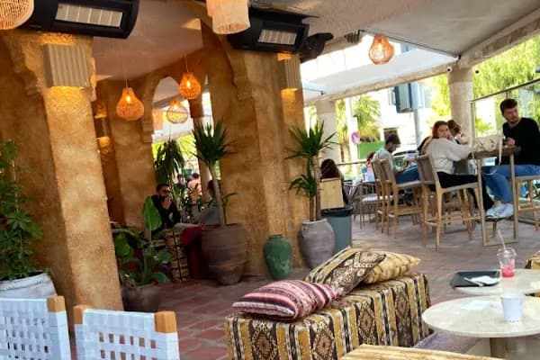 Sobremesa Coffee&amp;Dessert - Kahve dükkanı - İzmir Buca