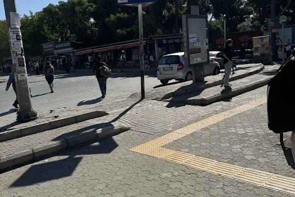 Bornova - Metro İstasyonu - İzmir Balçova