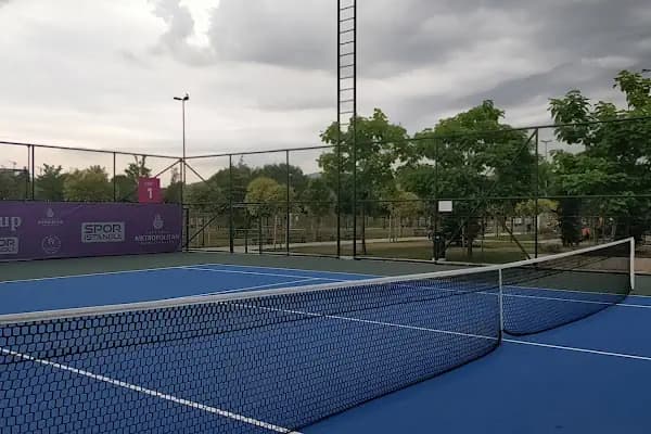 İstanbul Büyükşehir Belediyesi Maltepe Spor Tesisleri - Spor kompleksi - İstanbul Ataşehir