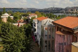 Istanbul Ayvansaray Üniversitesi
