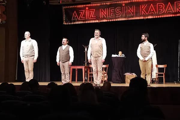 Suat Taşer Açık Hava Tiyatrosu - Tiyatro - İzmir Karşıyaka